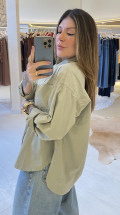 Camisa Sarah na internet