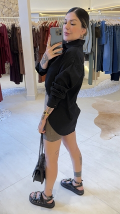 Saia Priscila na internet