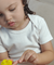 Body off-white infantil mangas curtas.