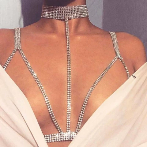 BODYCHAIN EM STRASS COM CHOKER