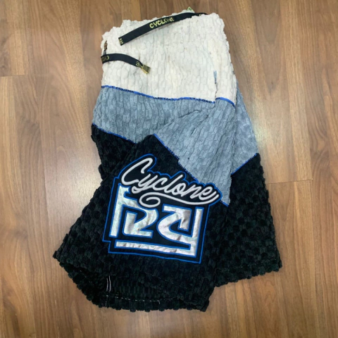 Bermuda Cyclone Vel Chess Recorte Signature - comprar online