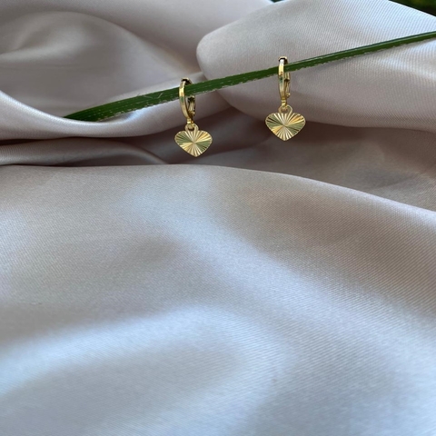 BRINCO ARGOLINHA CORAÇÃO OURO 18K