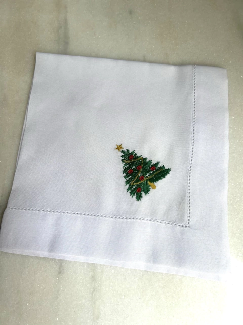Guardanapo de linho ponto Ajour 45x45cm bordado árvore de natal.