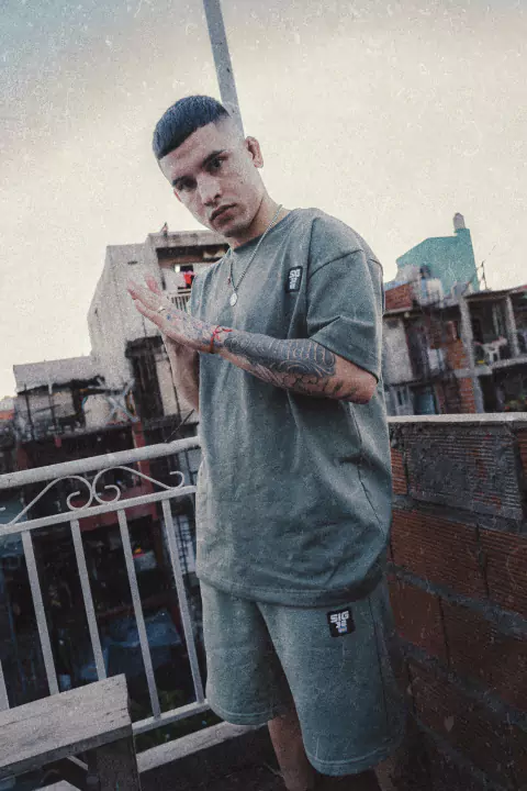 BERMUDAS OVERSIZE HOMBRE 24/25