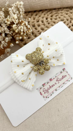 Laço Maria pontos dourados ursinho