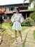 VESTIDO CURTO RENDA COM CHIFFON