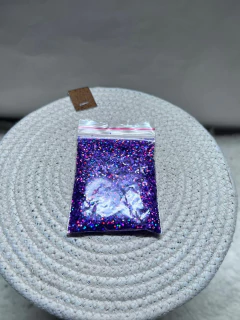 Gibre iridiscente violeta