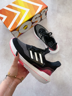 Tênis Adidas Ultraboost Preto na internet
