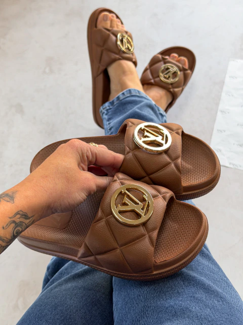 Chinelo Slide LV café