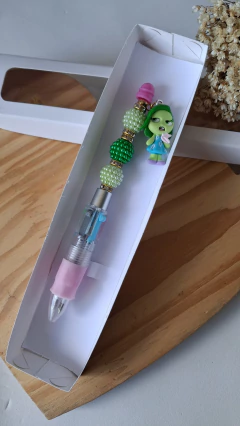Caneta luxo 4 cores decorada com pérolas e pingente em Biscuit Nojinho