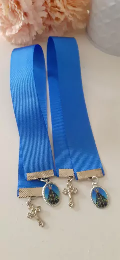 Marcador de pagina em fita com pingente Nossa Senhora Aparecida