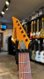 GUITARRA WALDMAN PONTE FLOYD ESCALA ROASTED MAPLE, TARRAXA COM TRAVA, ACOMPANHA BAG REF.WIGR-265 OR W/BAG - Loja In Concert