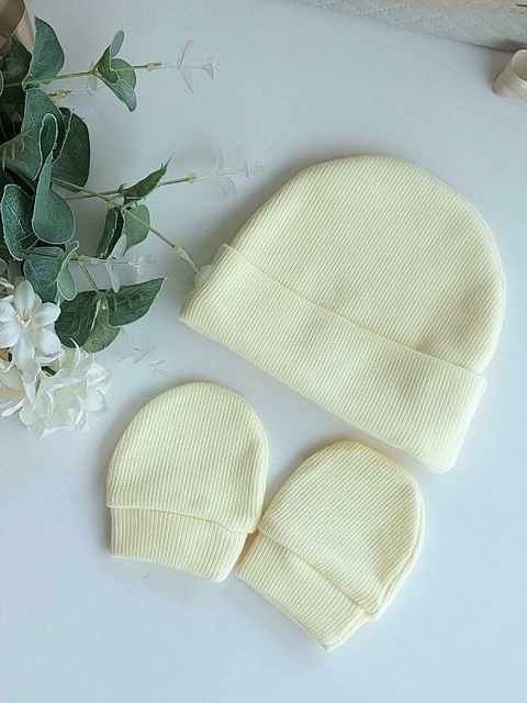 Gorro e Luvas em Tricotil Amarelo - comprar online