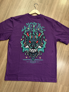 CAMISETA CHARIZARD ROXA TRIP SIDE - comprar online