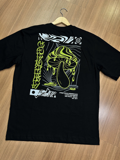 CAMISETA COGUMELO PRETA TRIP SIDE - comprar online