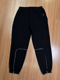 CALÇA JOGGER MOLETOM LINES PRETA CHRONIC na internet