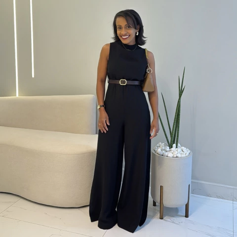 Macacão com amarração na cintura Vivi Preto - comprar online