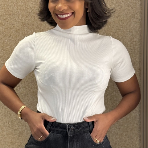 Blusa básica canelada Lais Off white - comprar online
