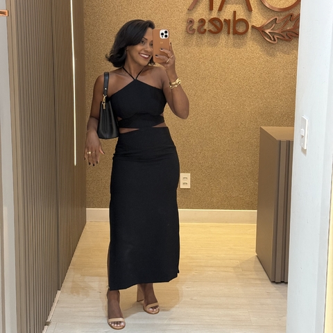 Vestido abertura laterais Gisely Preto - comprar online
