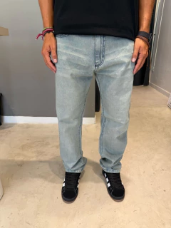 PANTALON STRAIGHT CELESTE (P045) en internet