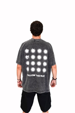 REMERA MISTICO OVER THREE SUN GRIS (R137) - comprar online