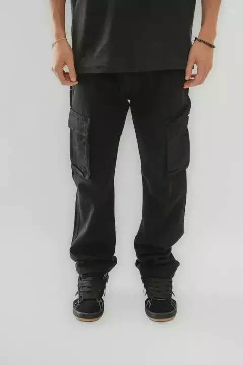 PANTALON CARGO DE GABARDINA NEGRO (P042)