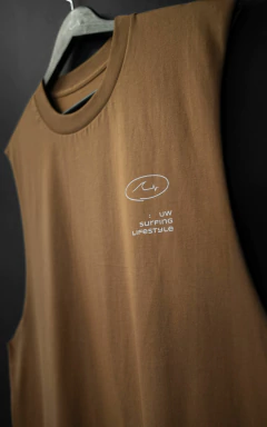 MUSCULOSA CIPRESTE BROWN (S020) en internet