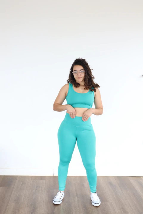 Calça Lisa Verde Jade Tecido Suplex - comprar online