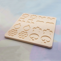 Molde Coleção com 8 Modelos Diversos - Mickey e Outros - 16 Cavidades - 4 cm - comprar online