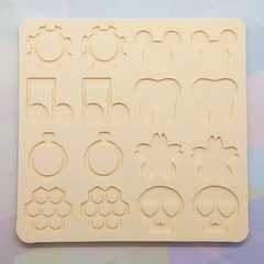 Molde Coleção com 8 Modelos Diversos - Mickey e Outros - 16 Cavidades - 4 cm