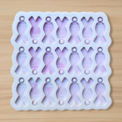 Molde Laço de Coração Outubro Rosa com Gravação (2,5cm) - 21 cavidades - Mini Pingentes - Setembro Amarelo