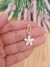 PAR PINGENTE REF Z-2347 (FLOR BRANCA) PRONTA ENTREGA - (17441-7) - comprar online
