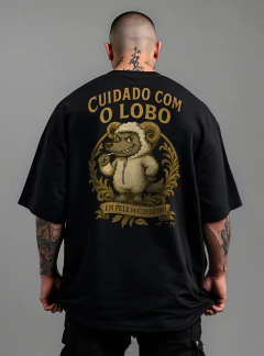 Camiseta Oversized Cuidado com o Lobo - comprar online