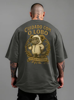 Camiseta Oversized Cuidado com o Lobo - loja online