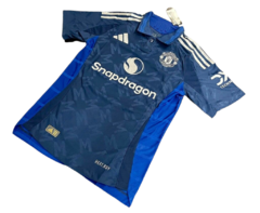 Manchester United Heatrdy azul 2024/25 en internet