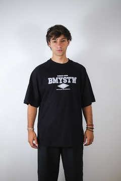 Remera Over Bs As Negra en internet