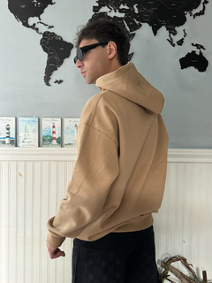 Buzo Oversize Basic Kyro Tostado - kyro