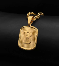 PINGENTE LETRA MÉDIA DETALHADA (3x2,5cm) - Banhado a Ouro 18k