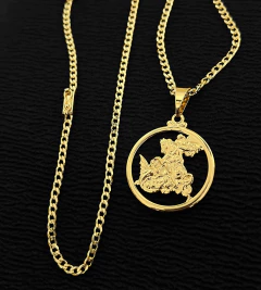 CORRENTE GRUMET (3mm) + PINGENTE MEDALHA SÃO JORGE VAZADA MÉDIA - Banhada a Ouro 18k