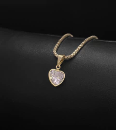 PINGENTE CORAÇÃO PONTO DE LUZ EM ZIRCÔNIA 1x1cm-Banhado a Ouro 18k