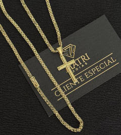 CORRENTE CADEADO DUPLO (3mm) + PINGENTE CRUZ DETALHADA - (2,5X1,5cm) Banhado a Ouro 18k