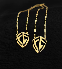 ESCAPULÁRIO CADEADO ESCUDO FÉ VAZADO (2,5x2cm) - 70cm - Banhado a Ouro 18k