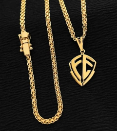 CORRENTE CADEADO DUPLO (4mm) + PINGENTE ESCUDO FÉ VAZADO PEQUENO (4x2cm) - Banhado a Ouro 18k