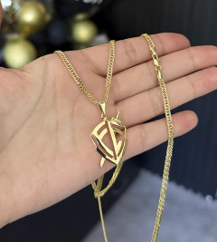 CORRENTE GRUMET DUPLA (3mm) + PINGENTE ESCUDO FÉ VAZADO (3x2,5cm) - Banhado a Ouro 18k