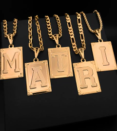 PINGENTE LETRA PLACA LISA - [ESCOLHA SUA LETRA ABAIXO] - (4x2cm) - Banhado a Ouro 18k