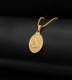 PINGENTE SÃO JORGE OVAL EM RELEVO (2x1cm) - Banhado a Ouro 18k