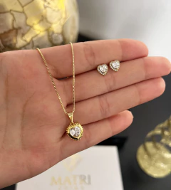CONJUNTO FEMININO COMPLETO CORAÇÃO - COLAR + PINGENTE + BRINCO - Banhado a Ouro 18k