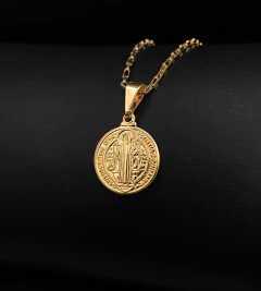 PINGENTE MINI MEDALHA DE SÃO BENTO (1.5x1.5cm) - Banhado a Ouro 18k