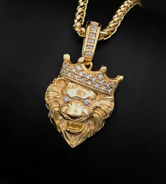 PINGENTE LEÃO COROA 3D - Banhado a Ouro 18k