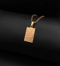 PINGENTE PLAQUINHA O SENHOR É MEU PASTOR - 2x1,5cm - Banhado a Ouro 18k